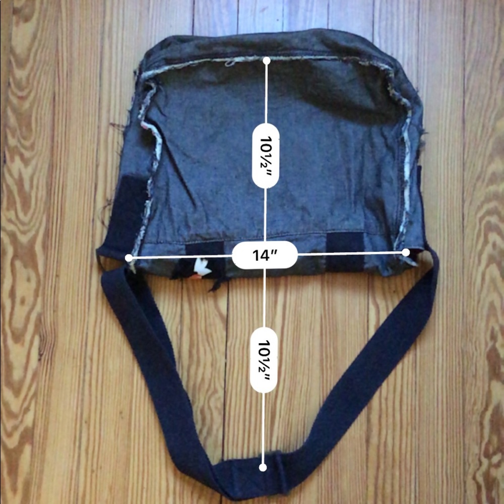 Goorin Bros messenger bag with Koi - Picture 8 of 8